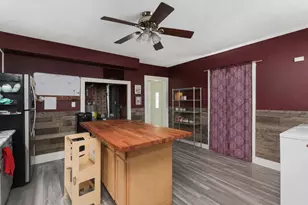 300 N Bogardus St, Elkhart, IL 62634 - Photo 9