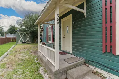 300 N Bogardus Street, Elkhart, IL 62634 - Photo 3