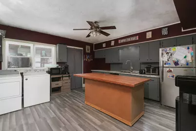 300 N Bogardus Street, Elkhart, IL 62634 - Photo 7