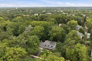 1025 Elizabeth Ave, Naperville, IL 60540 - Photo 41