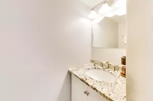 2 Chaucer Ln, Streamwood, IL 60107 - Photo 11
