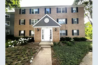 120 E Winchester Road #c, Libertyville, IL 60048 - Photo 1