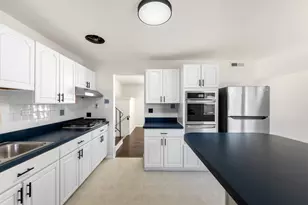 146 Pleasant Dr, Chicago Heights, IL 60411 - Photo 9