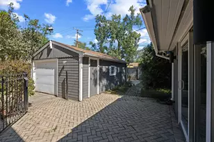 2207 Crawford Ave, Evanston, IL 60201 - Photo 27