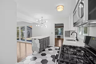 2207 Crawford Ave, Evanston, IL 60201 - Photo 9