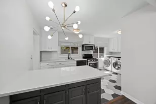2207 Crawford Ave, Evanston, IL 60201 - Photo 7