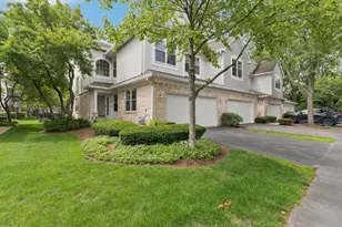 122 Bay Dr, Itasca, IL 60143 - Photo 1