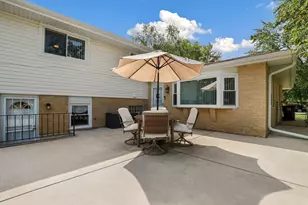 800 E 169th Pl, South Holland, IL 60473 - Photo 27