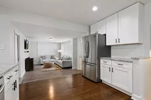 800 E 169th Pl, South Holland, IL 60473 - Photo 11