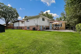 800 E 169th Pl, South Holland, IL 60473 - Photo 29