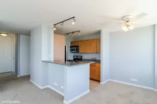 655 W Irving Park Rd, Chicago, IL 60613 - Photo 9