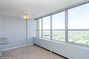 655 W Irving Park Rd, Chicago, IL 60613 - Photo 15