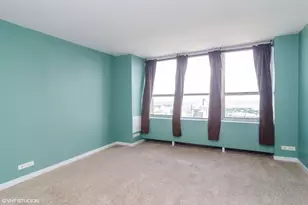 655 W Irving Park Rd, Chicago, IL 60613 - Photo 19