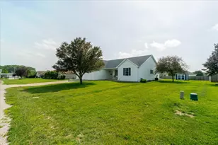 412 Sunset Dr, Colfax, IL 61728 - Photo 39