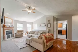412 Sunset Dr, Colfax, IL 61728 - Photo 5