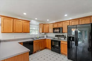 412 Sunset Dr, Colfax, IL 61728 - Photo 9