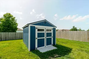 412 Sunset Dr, Colfax, IL 61728 - Photo 37