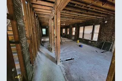 2302 W Addison Street, Chicago, IL 60618 - Photo 3