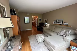 398 White Oak Ln, Lake Barrington, IL 60010 - Photo 13