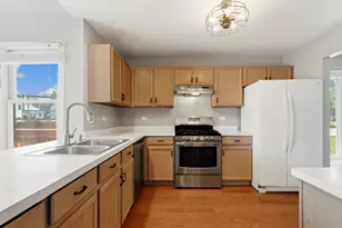2008 Primrose Dr, Plainfield, IL 60586 - Photo 7