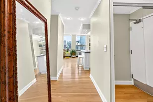 1355 N Sandburg Terrace, Chicago, IL 60610 - Photo 5