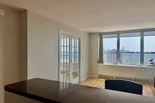 655 W Irving Park Rd, Chicago, IL 60613 - Photo 11