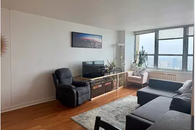 655 W Irving Park Road #3806, Chicago, IL 60613 - Photo 5