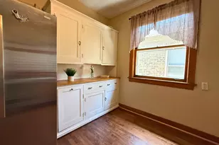 2719 Euclid Ave, Berwyn, IL 60402 - Photo 9