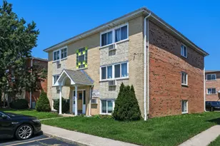 9220 S Sally Ln, Schiller Park, IL 60176 - Photo 1