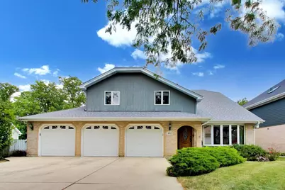 443 N Tara Lane, Addison, IL 60101 - Photo 1