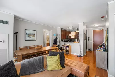 201 N Westshore Drive #604, Chicago, IL 60601 - Photo 3