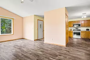 117 Pembroke Rd SW, Poplar Grove, IL 61065 - Photo 7