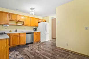 117 Pembroke Rd SW, Poplar Grove, IL 61065 - Photo 9