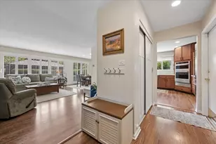 4017 Carousel Dr, Northbrook, IL 60062 - Photo 3