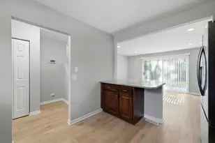 17690 Hillcrest Dr, Country Club Hills, IL 60478 - Photo 9