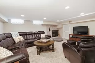 1360 Kenilwood Ln, Riverwoods, IL 60015 - Photo 31