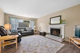 223 S West St, Naperville, IL 60540 - Photo 5
