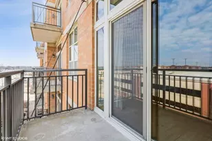 647 Metropolitan Way, Des Plaines, IL 60016 - Photo 13