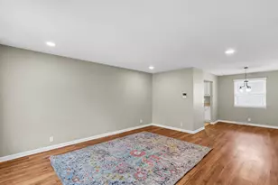 2009 Crescent Dr, Champaign, IL 61821 - Photo 5