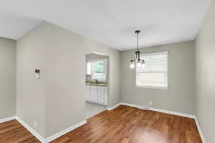 2009 Crescent Dr, Champaign, IL 61821 - Photo 15