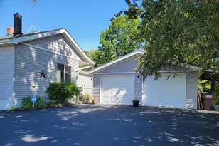10124 US Rt 20, Garden Prairie, IL 61038 - Photo 3