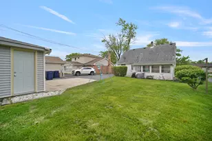 7022 W 114th Pl, Worth, IL 60482 - Photo 5