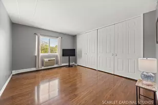 1060 N Mill St, Naperville, IL 60563 - Photo 7