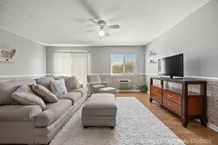1060 N Mill St, Naperville, IL 60563 - Photo 5