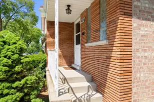 9253 S Sacramento Ave, Evergreen Park, IL 60805 - Photo 3