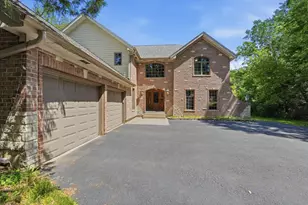 26792 W Lakeview Dr S, Lake Barrington, IL 60084 - Photo 3