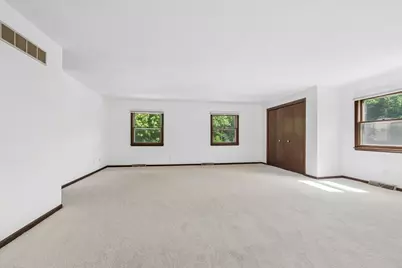 5017 Kenneth Drive, Crystal Lake, IL 60014 - Photo 13