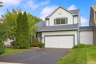 62 E Rustic Ln, Round Lake Beach, IL 60073 - Photo 1