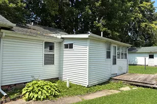206 SW 6th St, Atlanta, IL 61723 - Photo 3