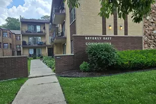 10425 S Hale Ave, Chicago, IL 60643 - Photo 1